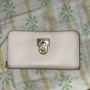 White Michael kors zip wallet